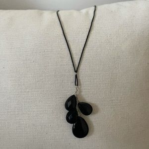 BLACK BEADED TEARDROP NECKLACE